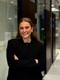 Mathea Valle har hatt et lærerikt internship hos Kinly.