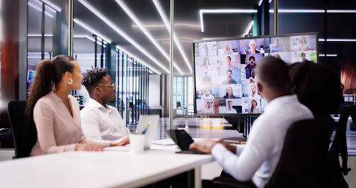 Exploring the Advantages of Managed Services in Preventing Meeting Room Downtime